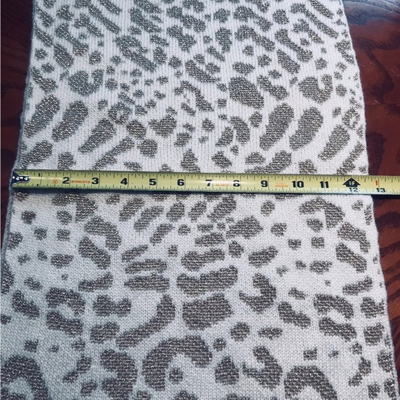 Calvin Klein Infinity Scarf Animal Print Soft Cream and Gold - Picture 8 of 10